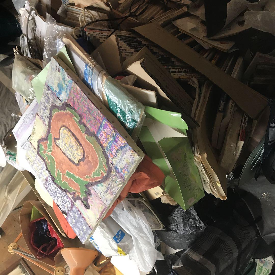 斬新奇抜な果実の絵画