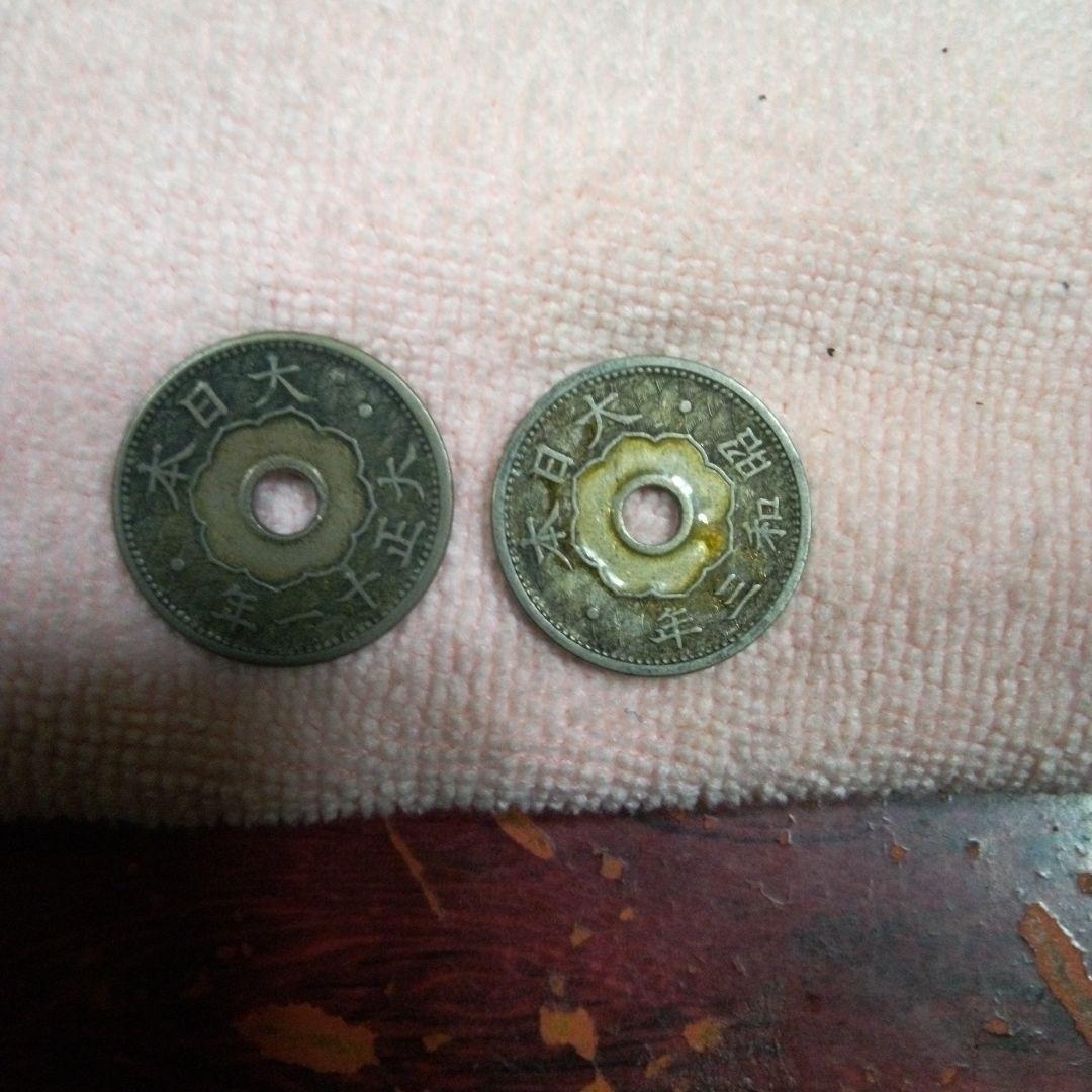 古銭昭和3年アメ肌の10銭硬貨です。
