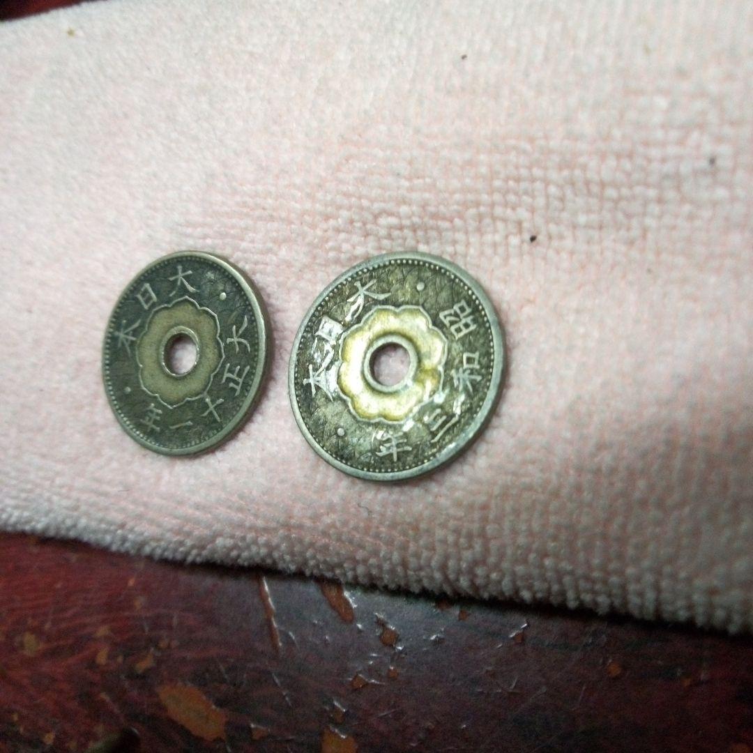 古銭昭和3年アメ肌の10銭硬貨です。
