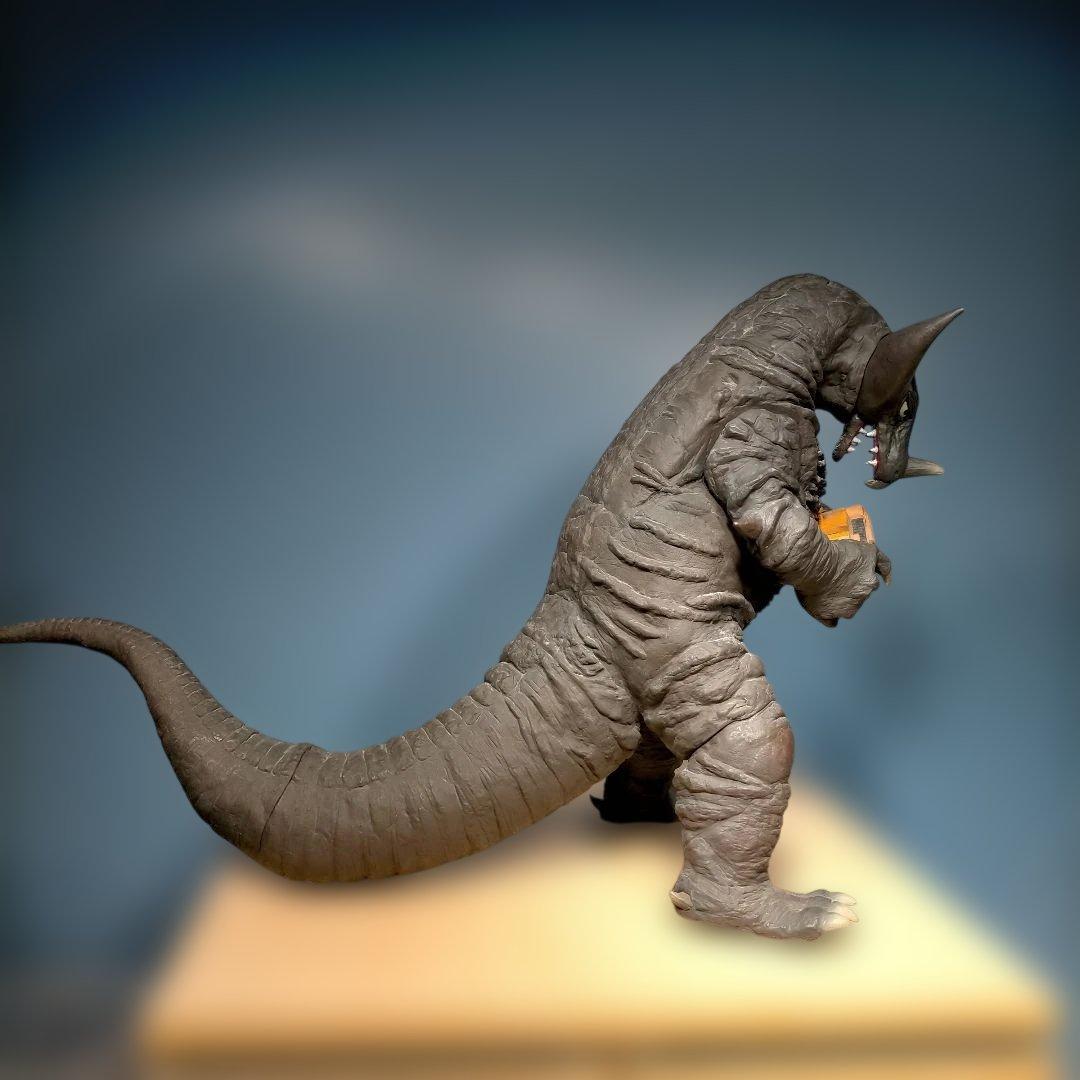 ＣＣＰ1/6特撮　ゴモラ　ブルドーザー付き（初回生産品・中古）