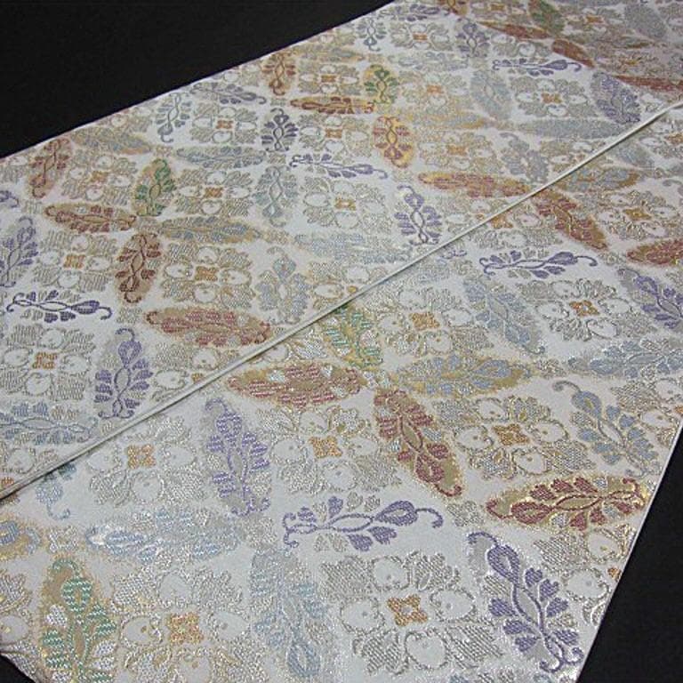 新品　フォーマルなお席に　西陣織六通柄袋帯『綿芯御仕立付』白