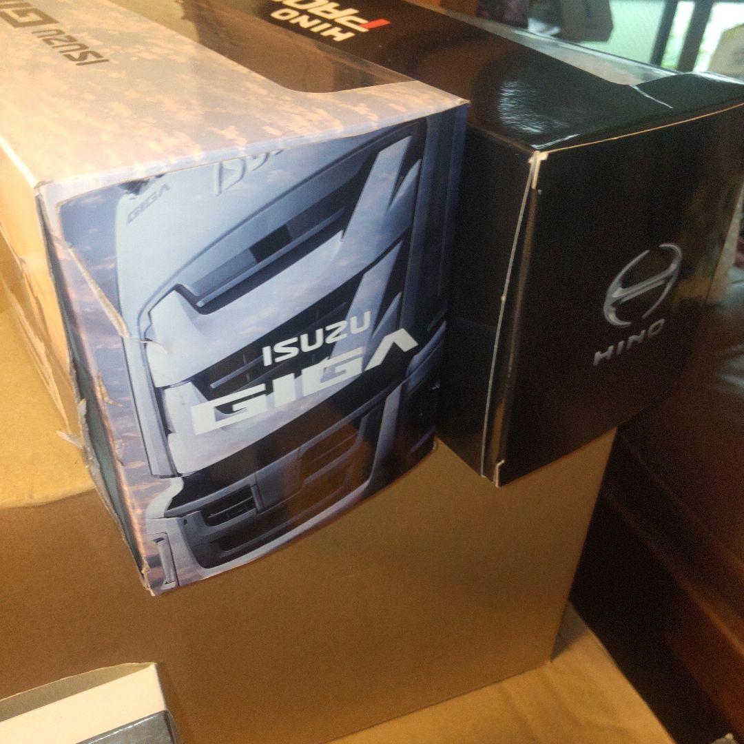 ISUZU GIGA & HINO PROFIA ミニカー2台セット