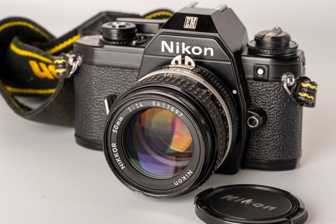 フィルムカメラ Nikon EM + Nikkor Ai-S 50mm F1.4