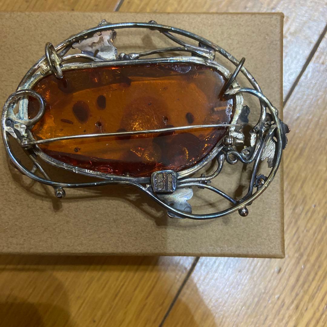 琥珀 ブローチ