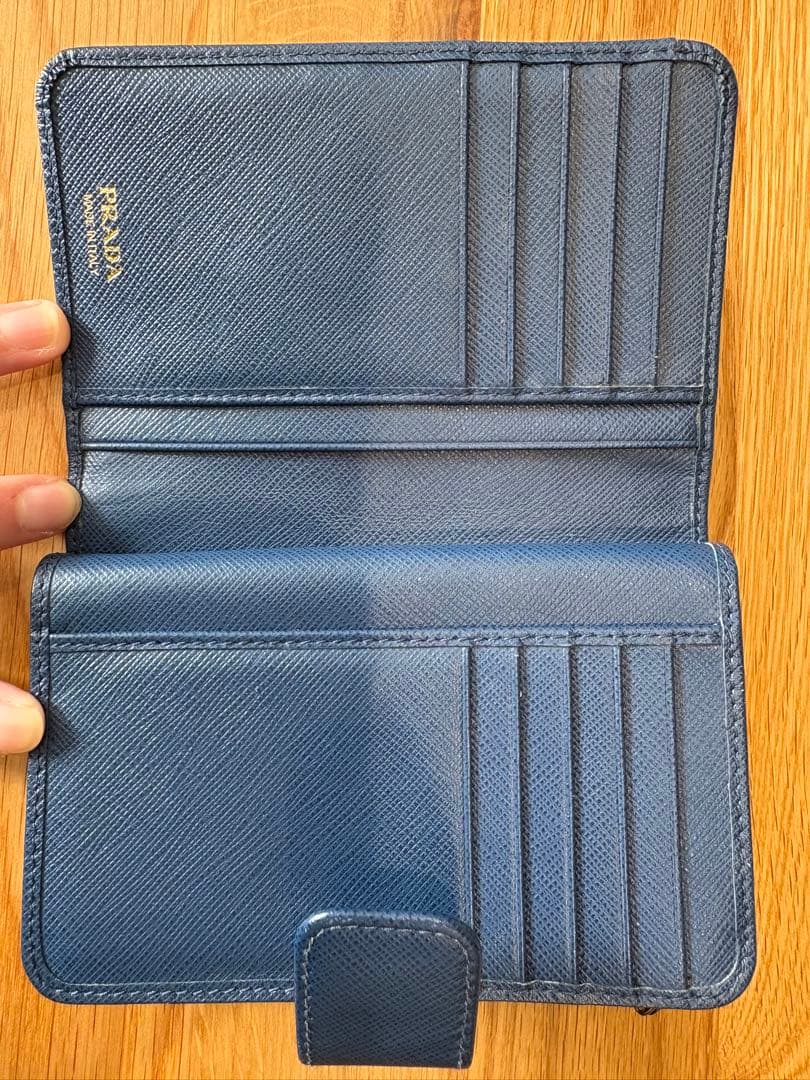 PRADA ブルー レザー 財布