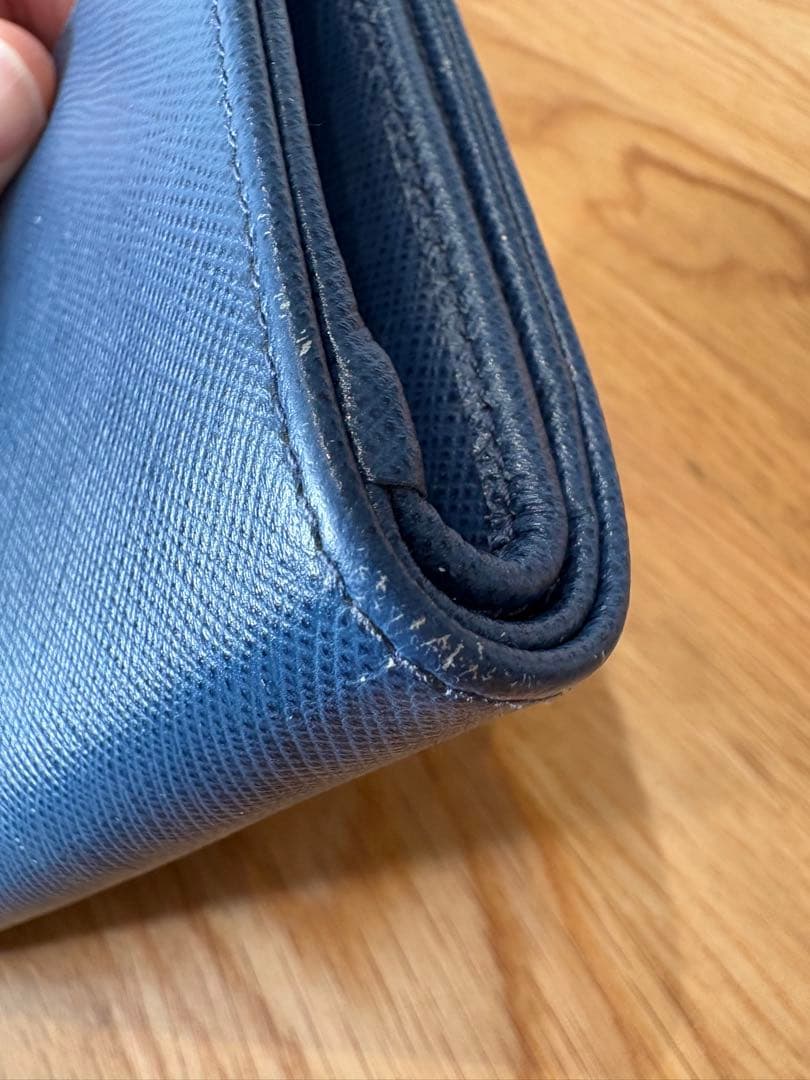 PRADA ブルー レザー 財布