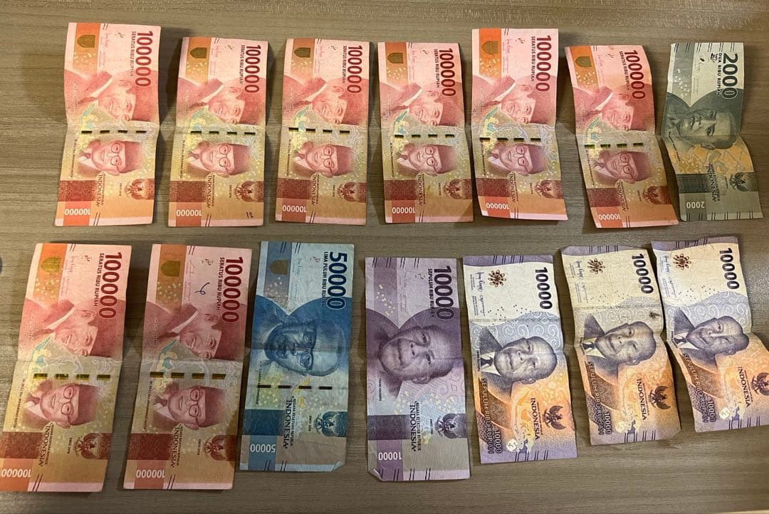 インドネシア　ルピア　892000ルピア