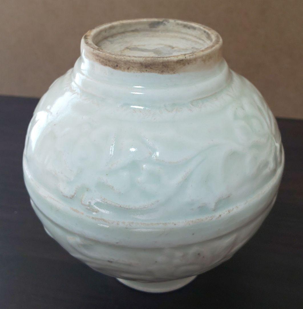 朝鮮美術 白釉垂瓶陽刻浮彫 銘在 白磁蓮紋丸壺