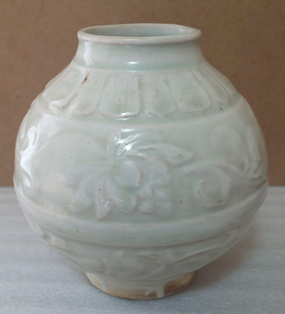 朝鮮美術 白釉垂瓶陽刻浮彫 銘在 白磁蓮紋丸壺