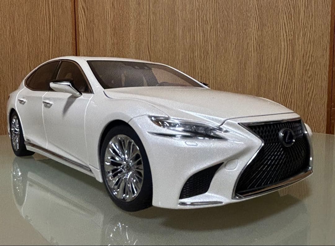 オートアート(AUTOart) 1/18 レクサス LS500h レア品