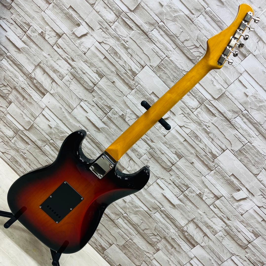 美品 Bacchus UNIVERSE SERIES ストラトタイプエレキギター