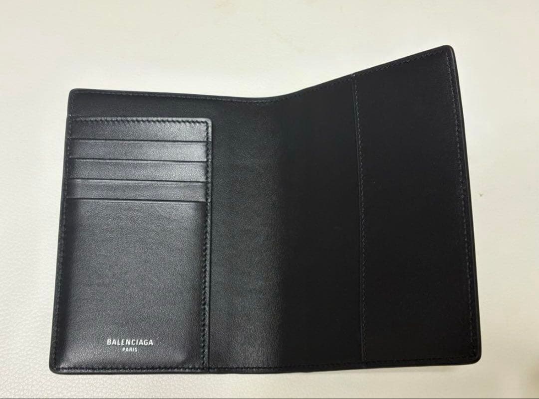 【新品未使用】BALENCIAGA レザー パスポートケース　バレンシアガ