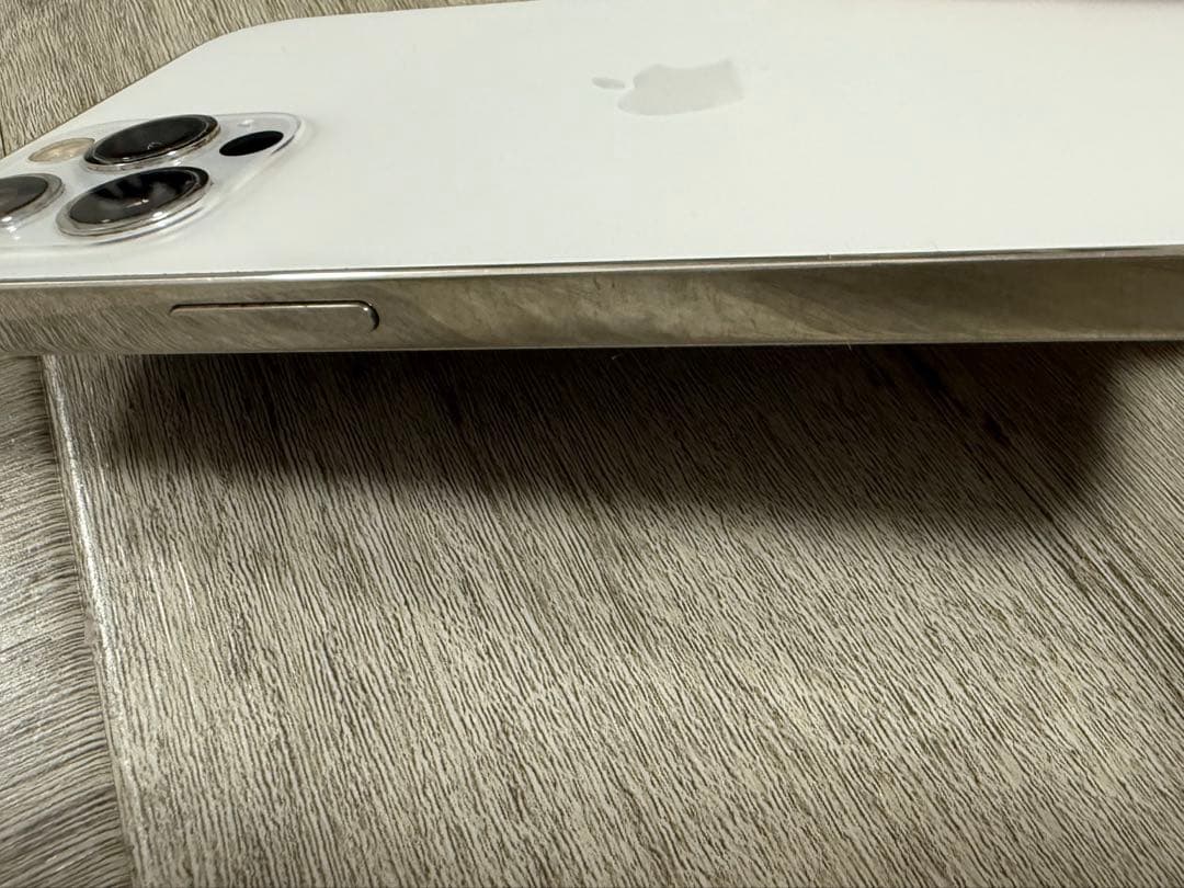 iPhone12Pro シルバー