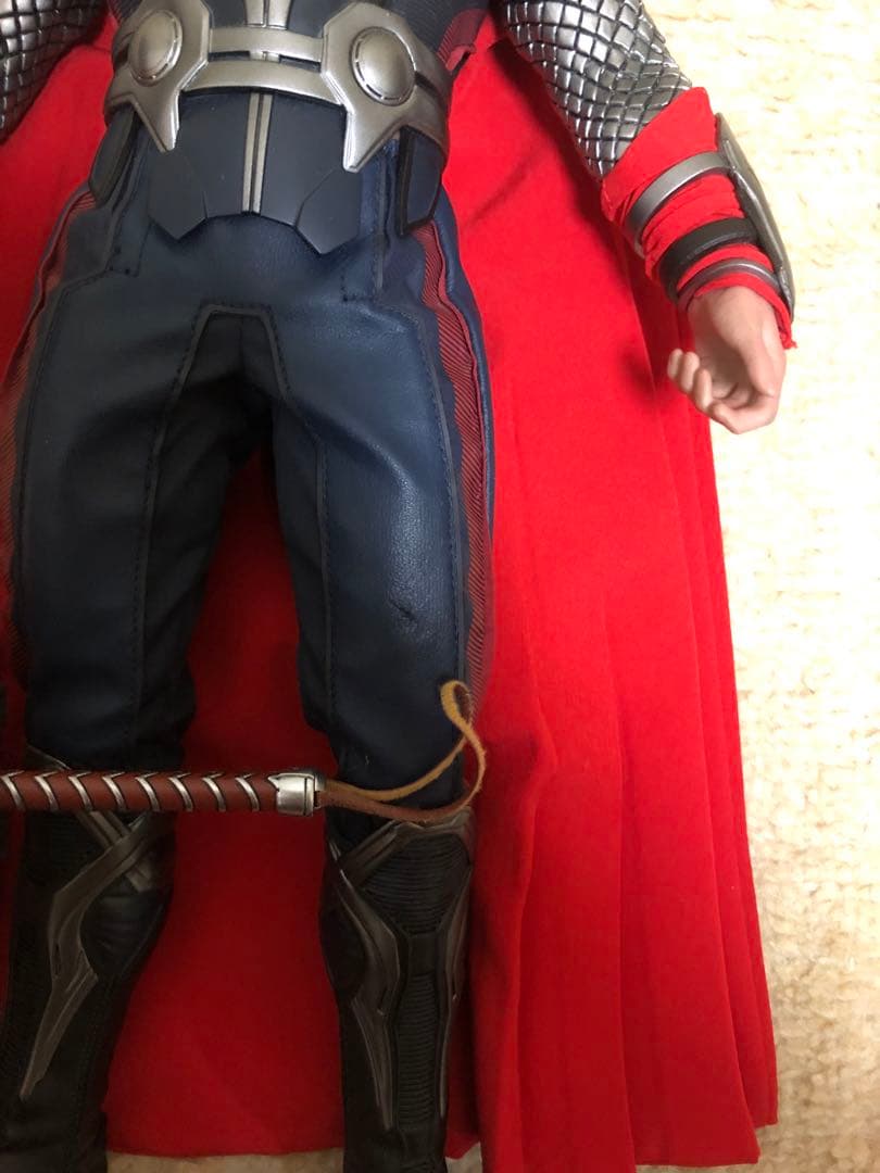 ホットトイズ　2体セット　アベンジャーズ　ロキ　ソー　ディズニー　エンドゲーム