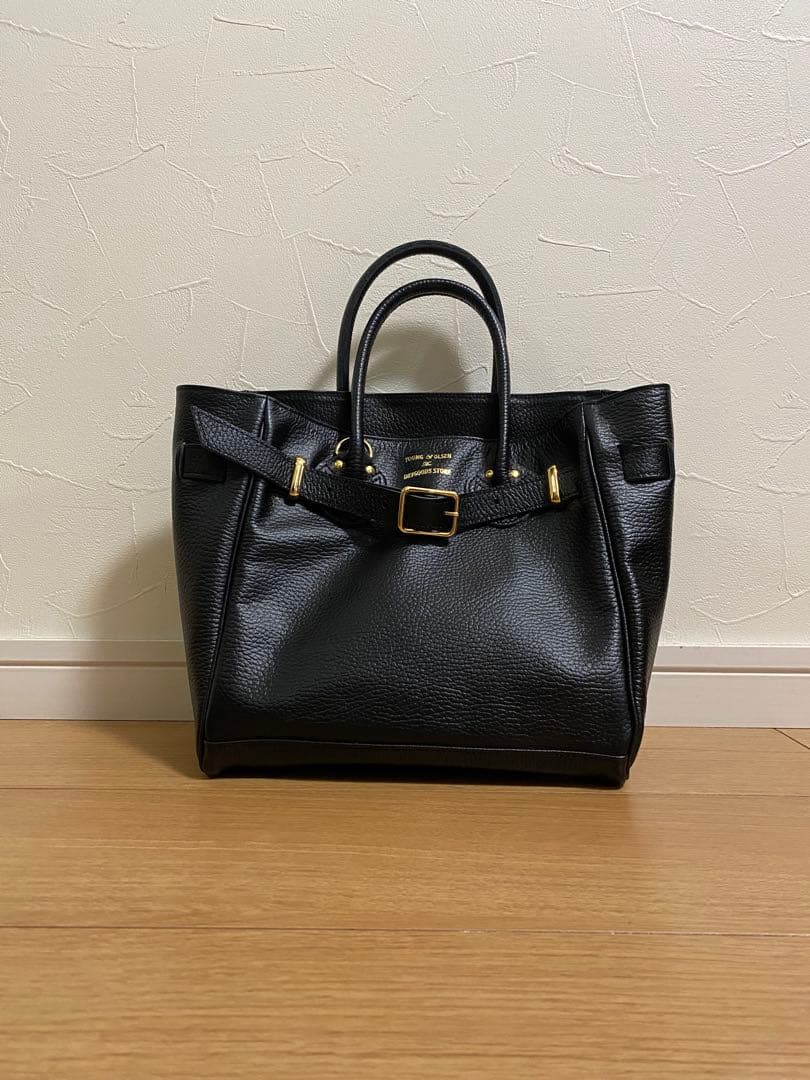 レザー ショルダーバッグ 黒 ベルト付き