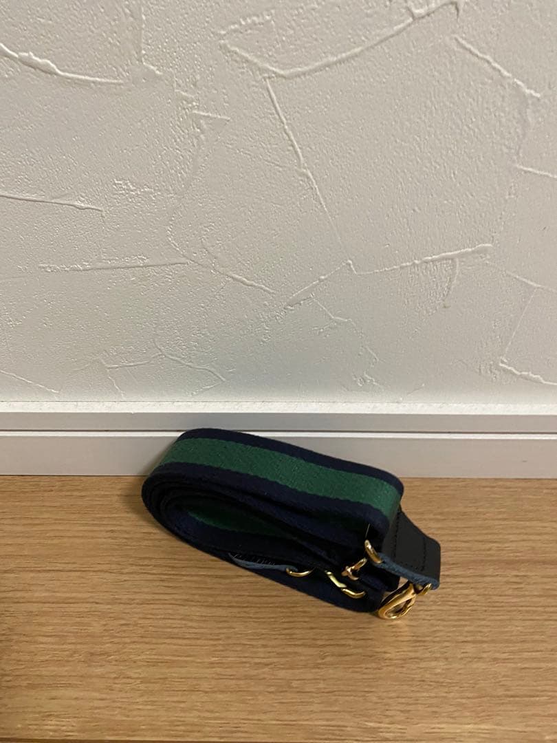 レザー ショルダーバッグ 黒 ベルト付き