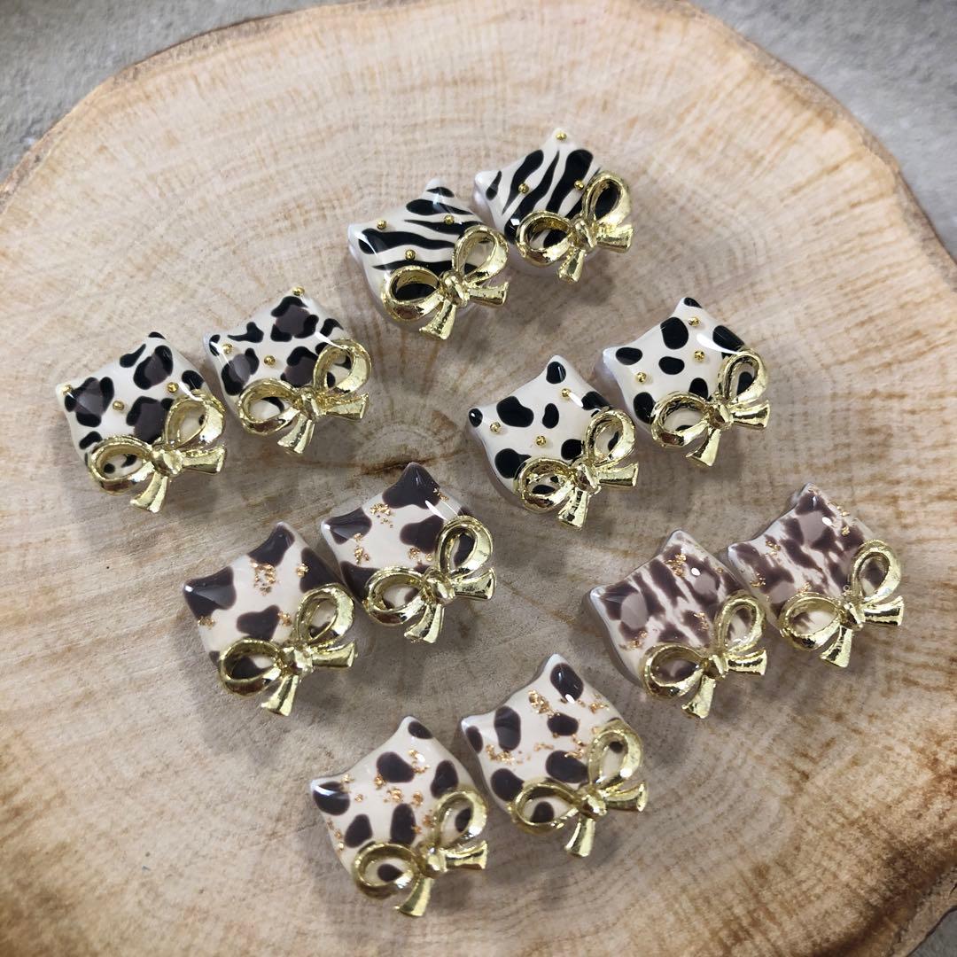 R-449 ✴︎レジン カボション✴︎ネコ型✴︎８カラー◡̈*❤︎