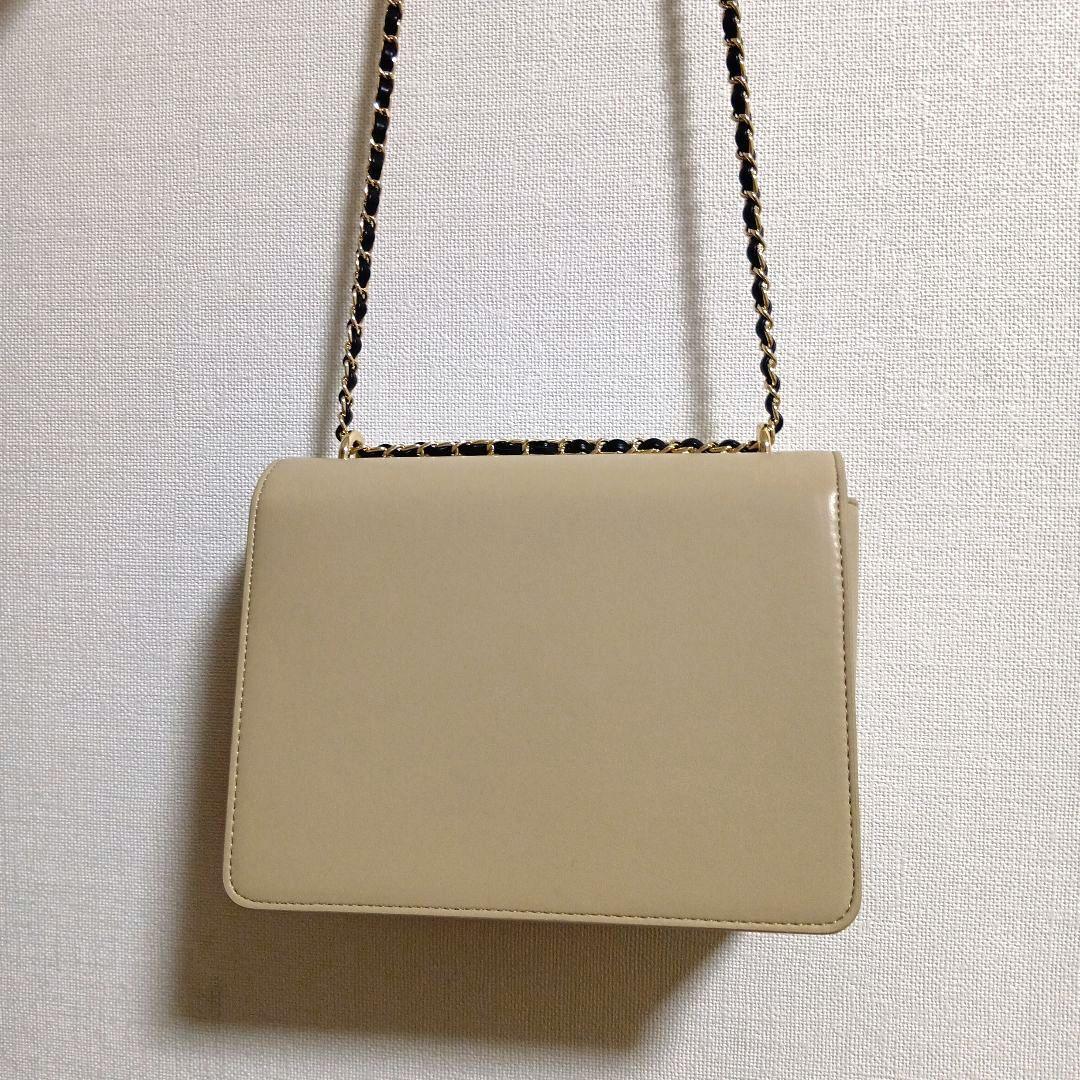 マリークワント　ベージュ アクセントメタルデイジー　ショルダーバッグ　新品