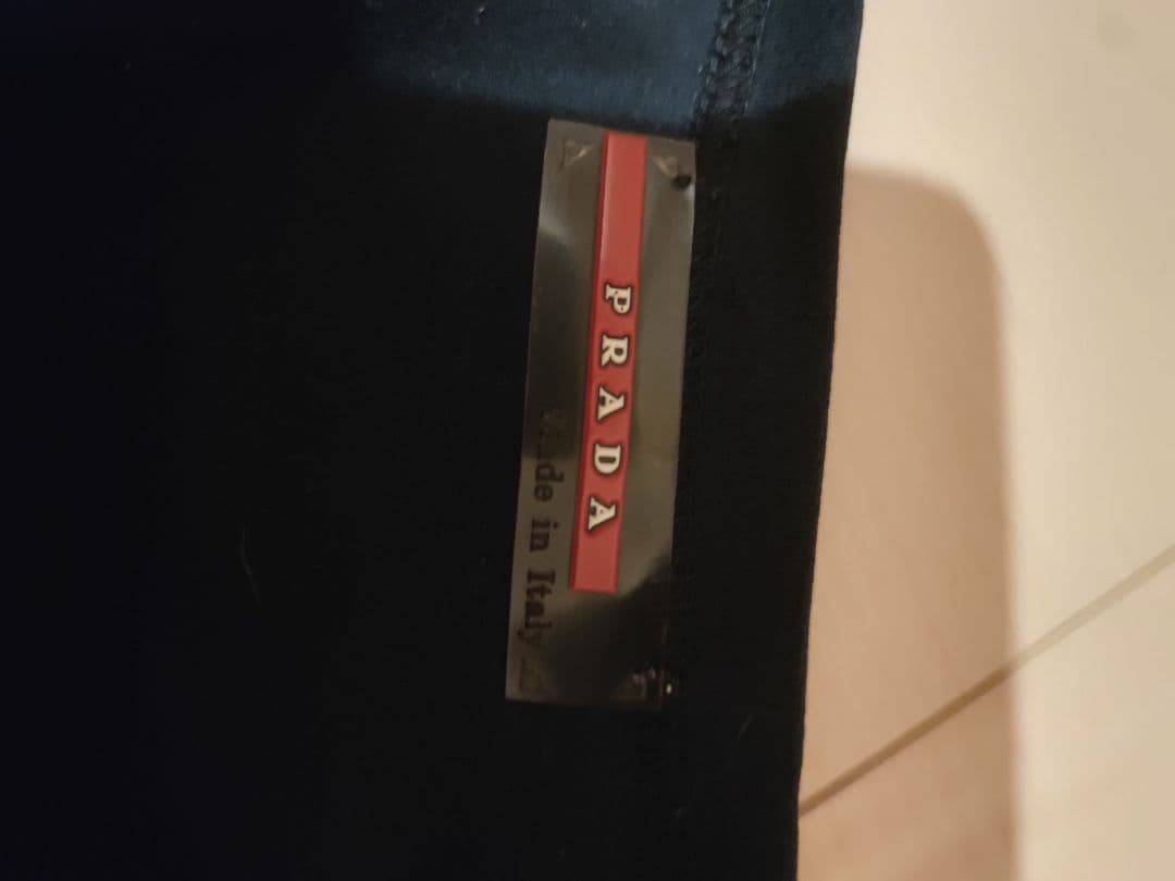 PRADA 黒 Tシャツ イタリア製