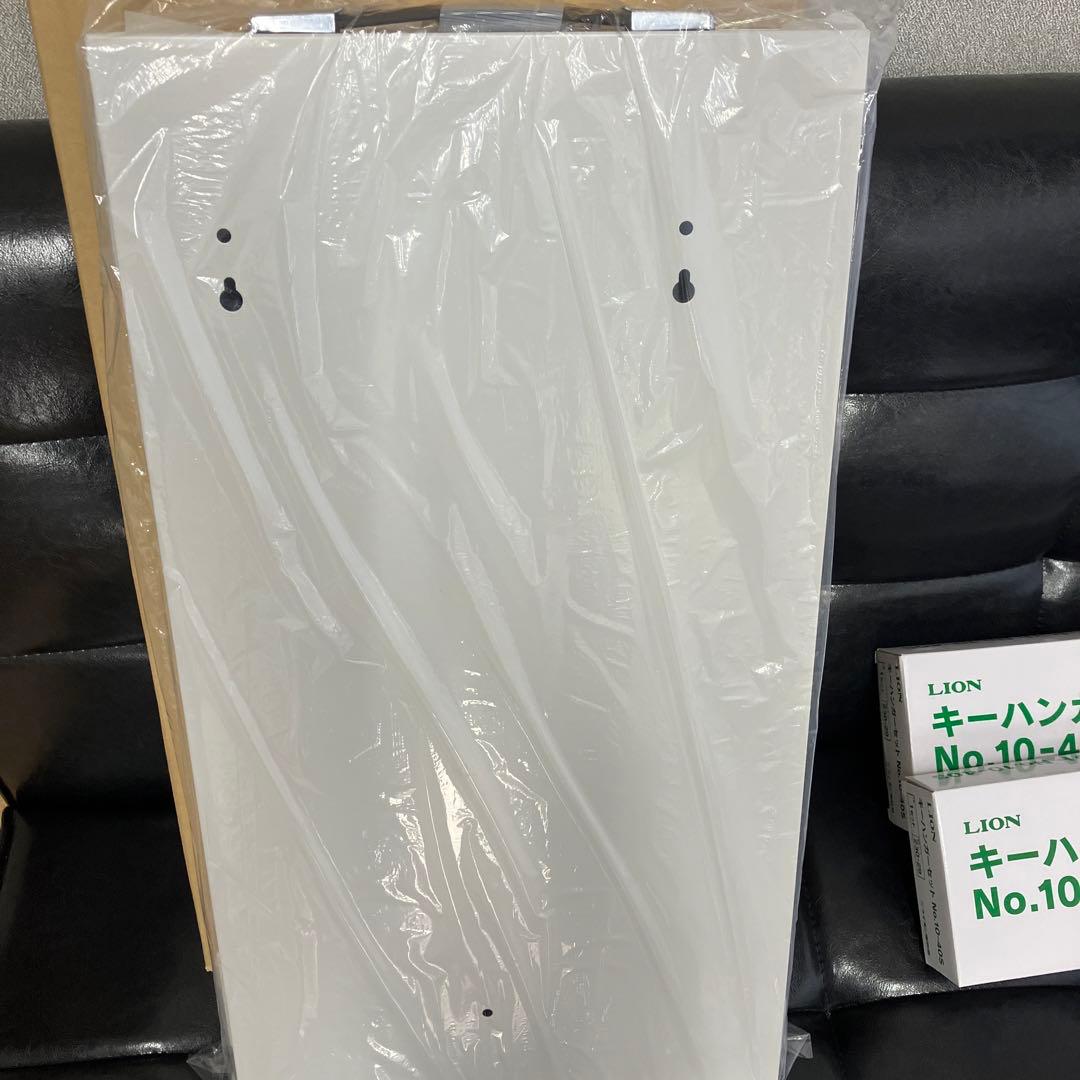 未開封品　ライオン事務器 キーボックス 壁掛 No.80KB 2面 80個掛用