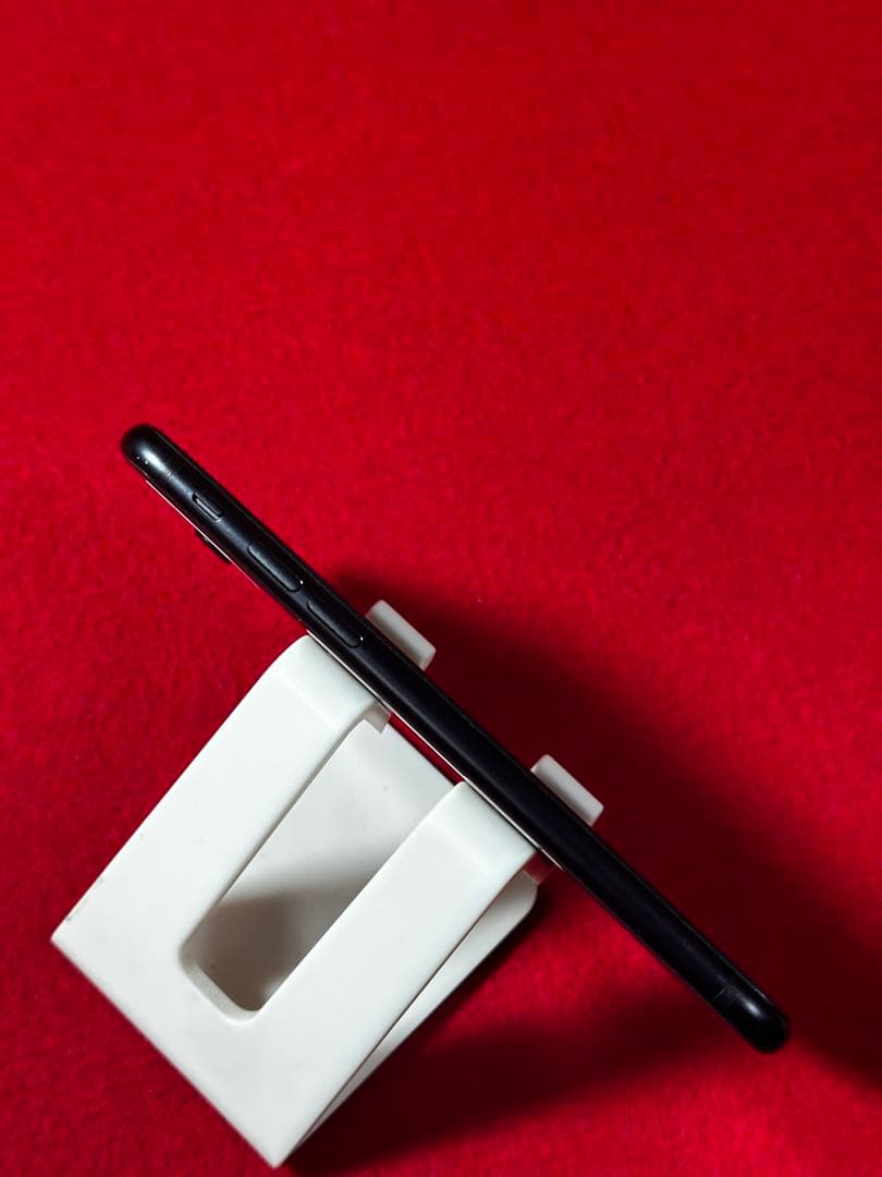 【1977】iPhone SE2第2世代ブラック 256GB simフリー