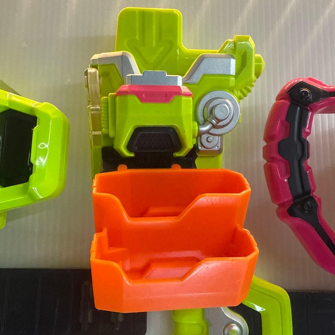 仮面ライダーエグゼイド　DXゲーマドライバー　& ガシャット　セット　♫