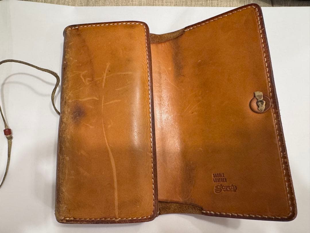 goro'sレザー長財布 コンチョ付き