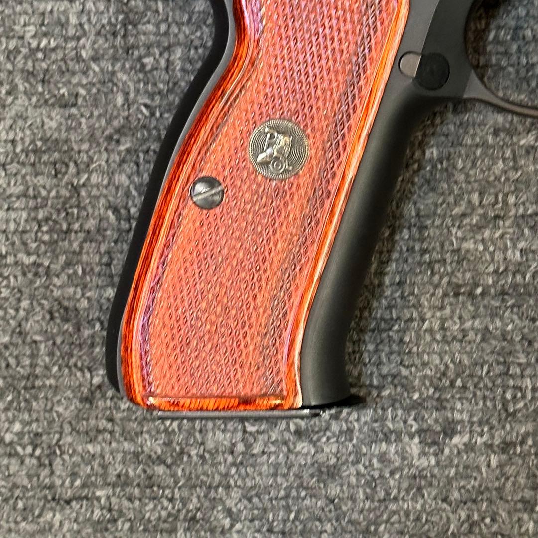 KSC CZ75 2nd 実物パックマイヤー木製グリップ付き ガスガン