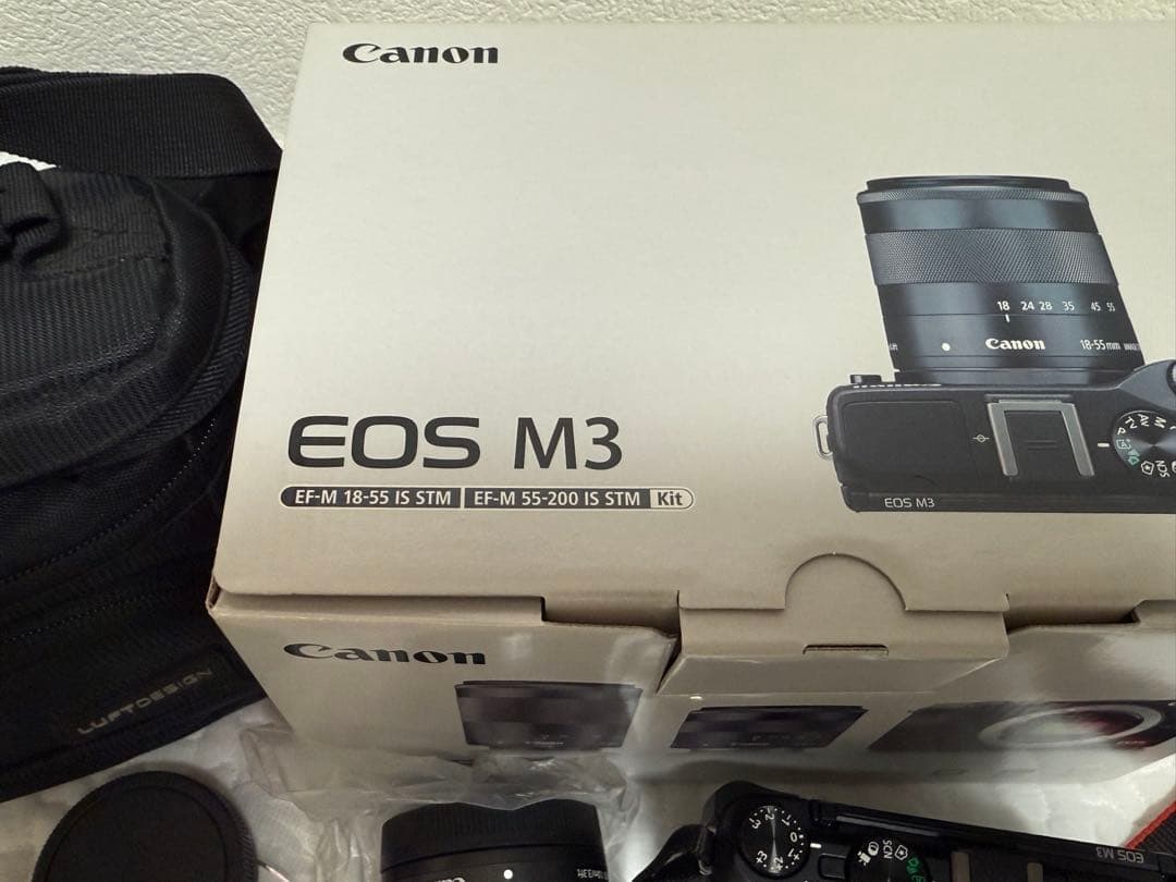 美品 Canon EOS M3 ミラーレス一眼 ダブルレンズキット