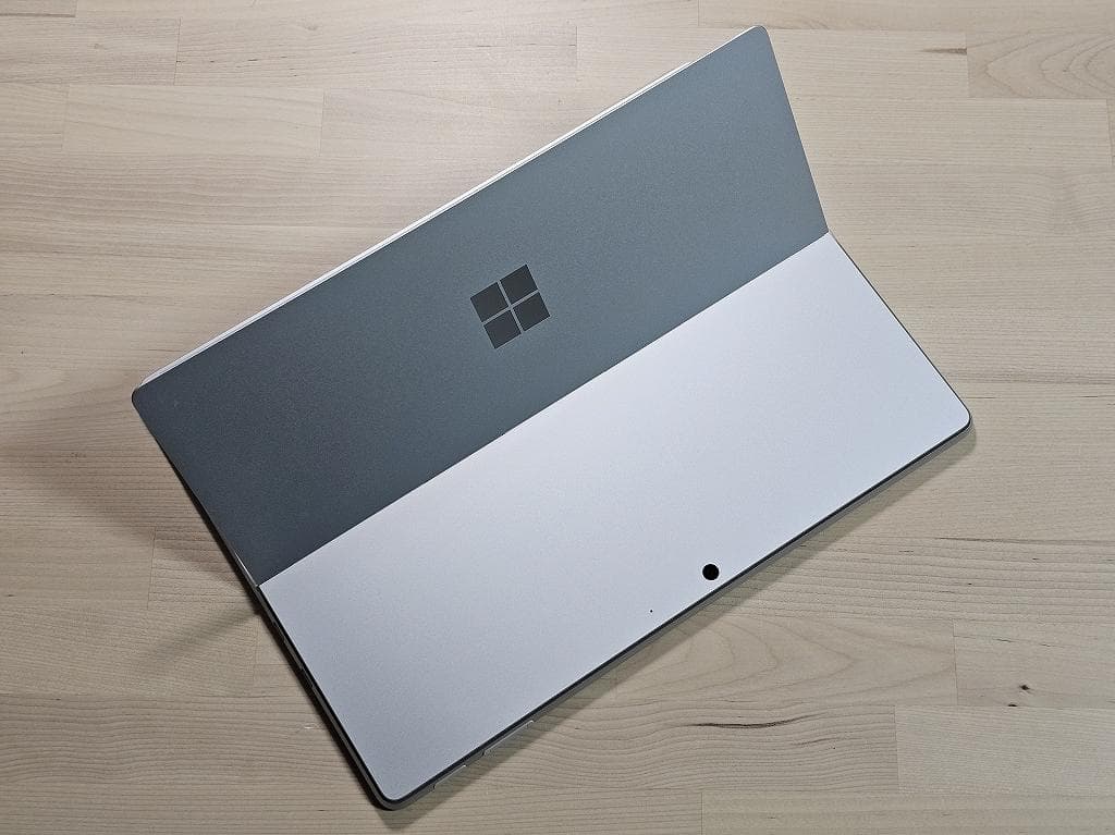 Surface Pro 9 WiFiモデル（専用キーボード・マウス付き）