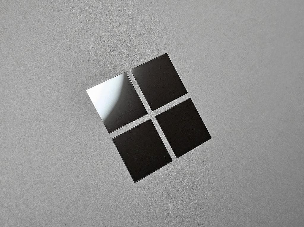 Surface Pro 9 WiFiモデル（専用キーボード・マウス付き）