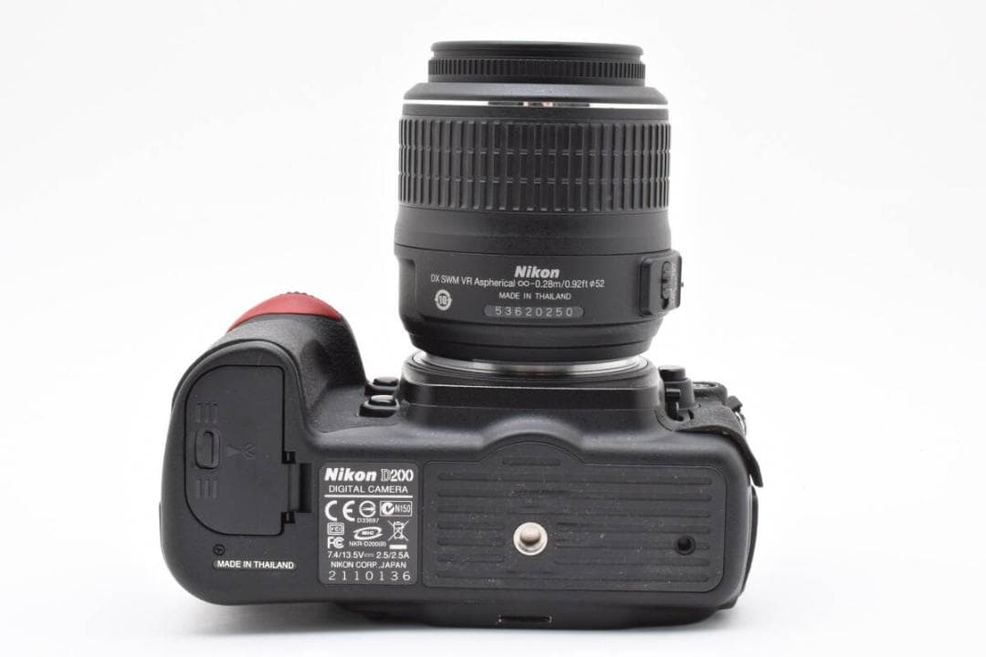 Nikon D200 ボディ+ AF-S DX 18-55m #819