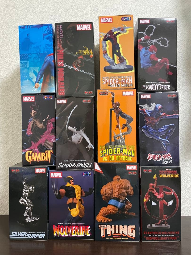 マーベル　スパイダーマン　グウェン　ウルヴァリン　フィギュア　セット