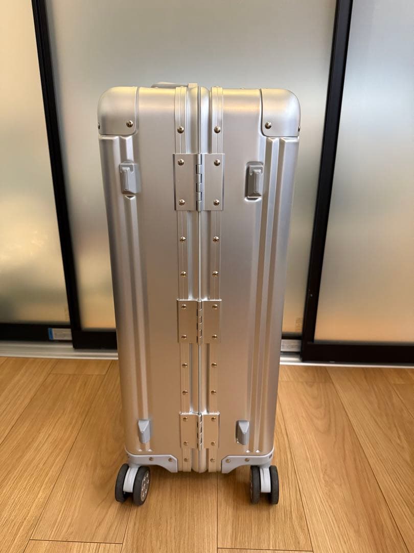 【美品】メルセデス・ベンツ アルミニウムキャリーケース