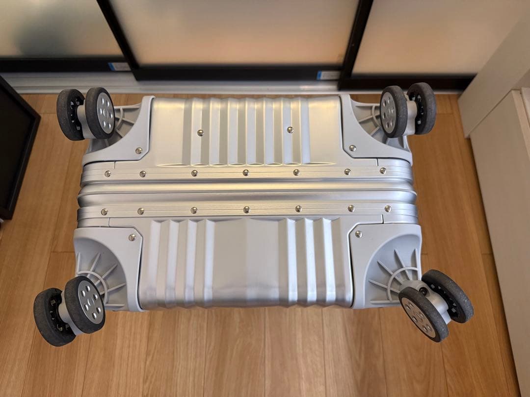 【美品】メルセデス・ベンツ アルミニウムキャリーケース
