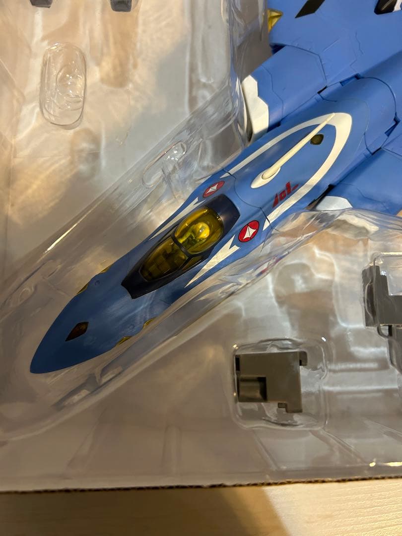 【未使用品】マクロス VF-22S 完全変形 1/60