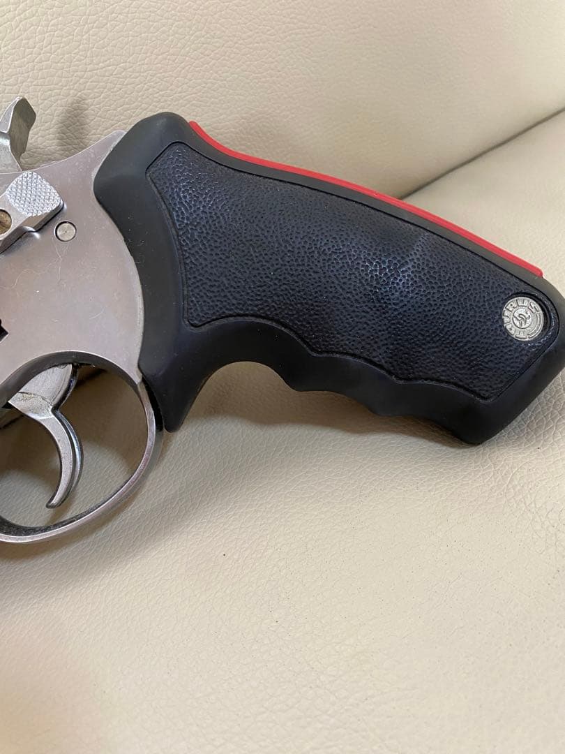 希少品　ジャンク品TAURUS RAGING BULL 44マグナム