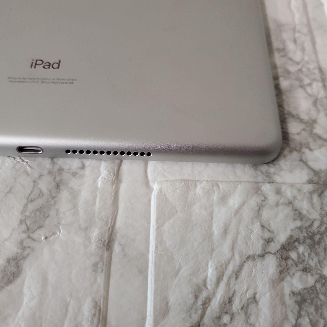 244 iPad 8世代 32GB SIMフリー シルバー
