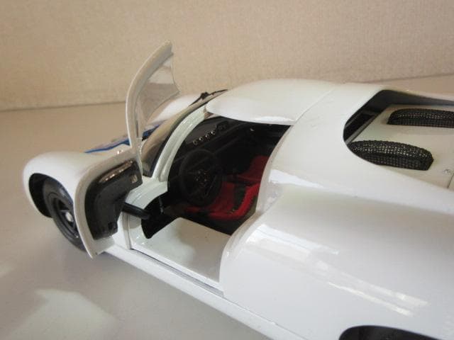 特価 exoto (1/18) ポルシェ 910 #18