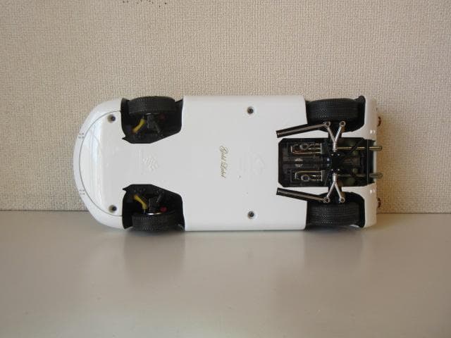 特価 exoto (1/18) ポルシェ 910 #18