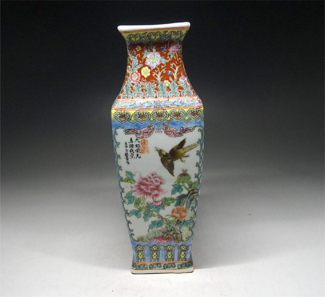 中国古玩 粉彩 花鳥図 花瓶 徳貴作 高約23cm 唐物 時代物 t71088