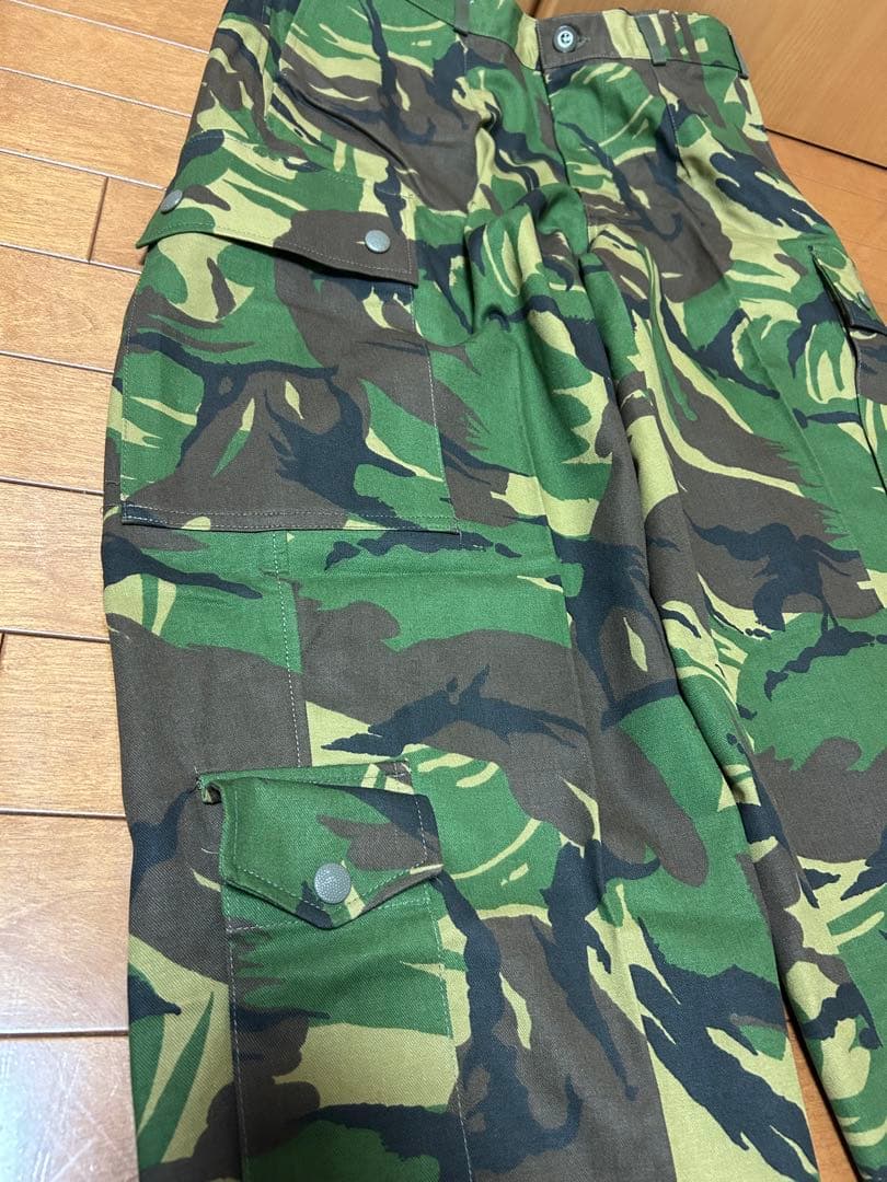 迷彩カーゴパンツ 軍パン　イギリス軍　軍パン　迷彩　サバゲー