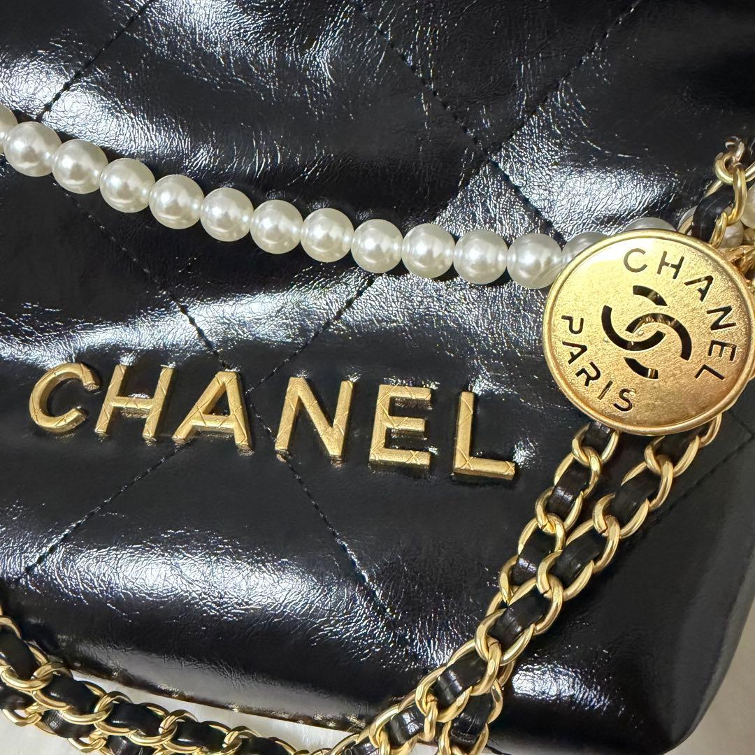 r*n様 CHANEL ノベルティ チェーンバッグ パール ポーチ付き