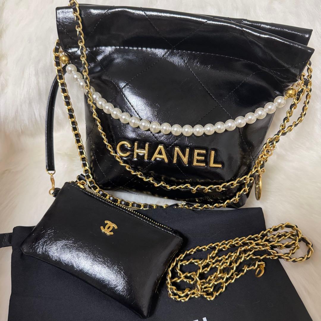 r*n様 CHANEL ノベルティ チェーンバッグ パール ポーチ付き