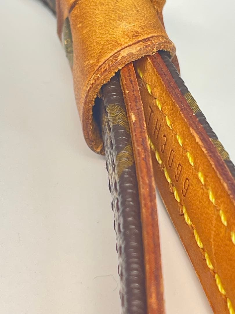 LOUIS VUITTON(ルイ・ヴィトン)ドックリード