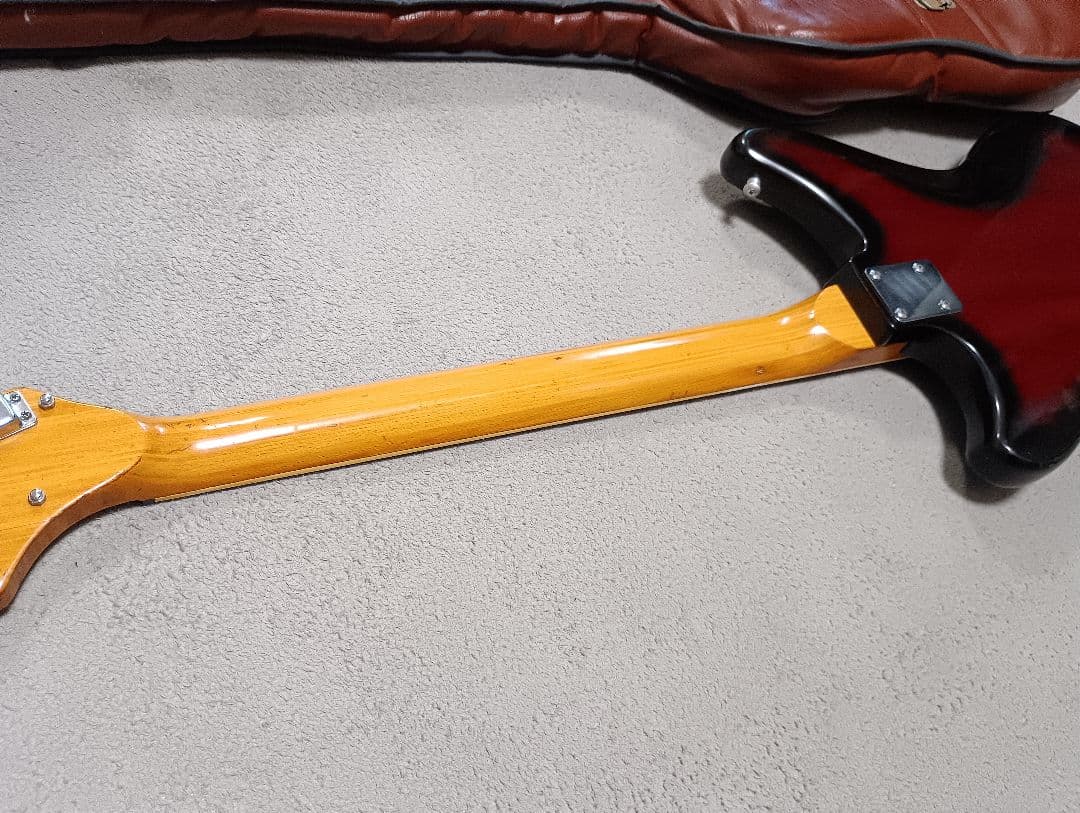 【メンテナンス済み 交換部品多数】Kawai カワイ エレキベース ケース付き