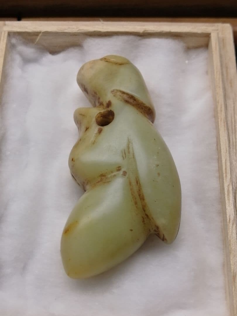 ★縄文期『糸魚川翡翠獣形勾玉』出土品　7.3cm　儀式勾玉　非常に珍しい勾玉です