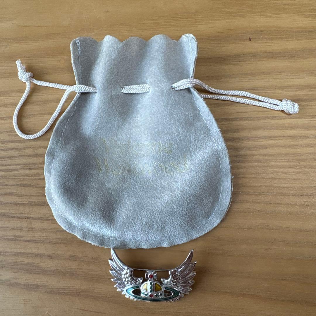 viviennewestwood 翼のエンブレムブローチ