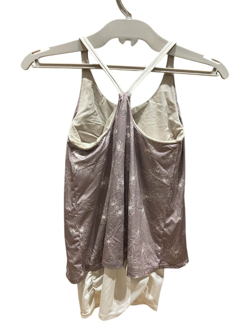 LAVA SUKALAフラワープリントカバータンクトップ　レギンスセット