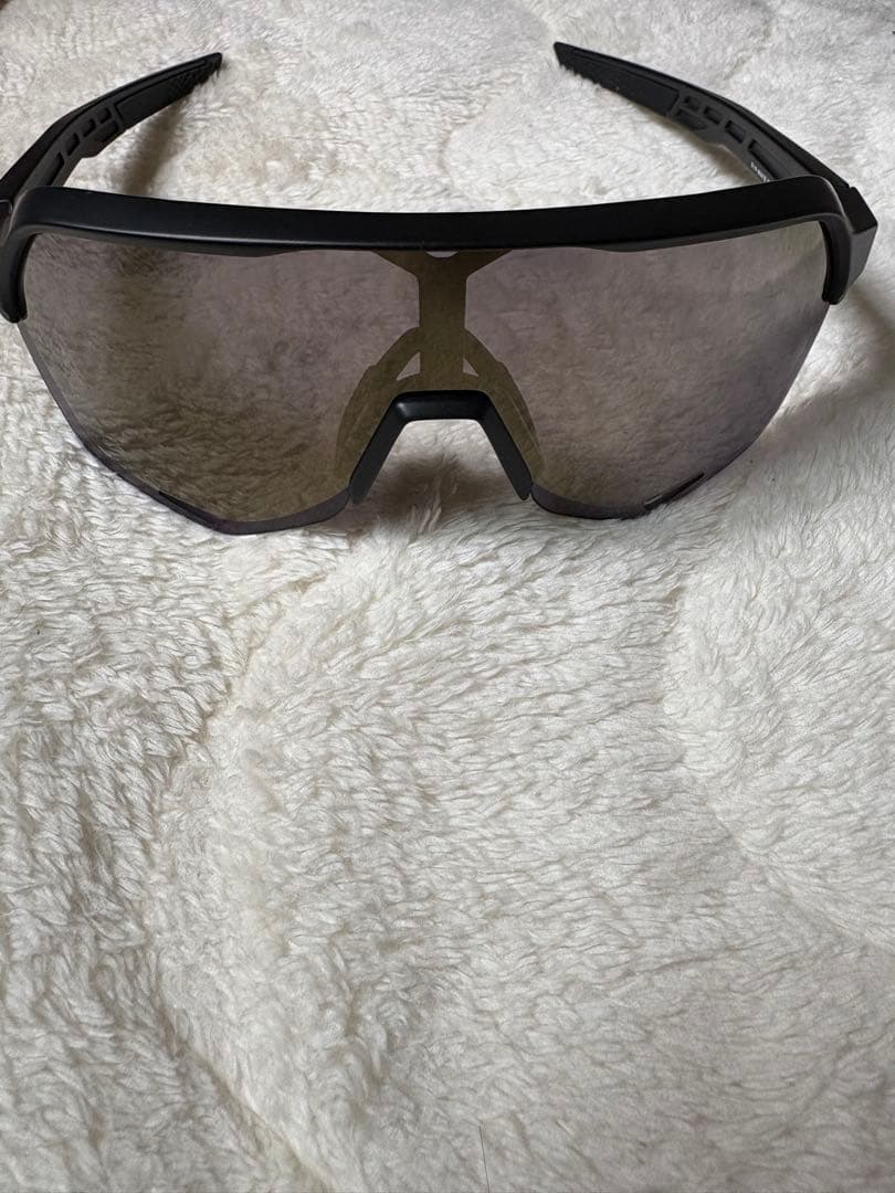 100% スポーツサングラス ブラック